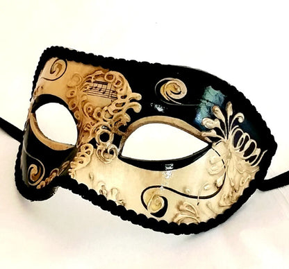 Amore Deluxe Italian Masquerade Eye Mask